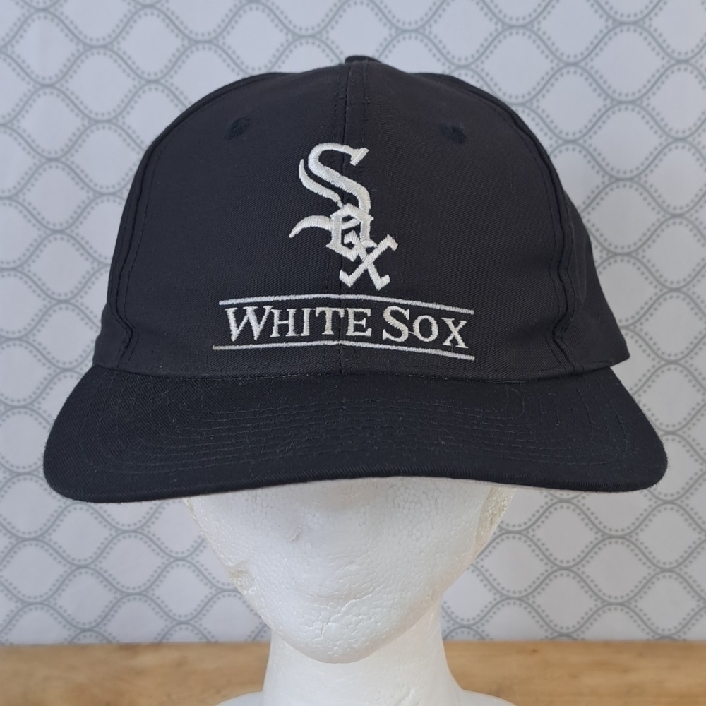 Vintage Chicago White Sox spell out black and white baseball snapback hat